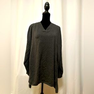 Gray long sleeve v-neck sweater